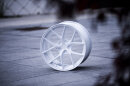 Japan Racing SL-01 9,5x19 5/100-120 ET25-40 NB72,6 White