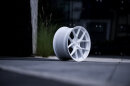 Japan Racing SL-01 9,5x19 5/100-120 ET25-40 NB72,6 White